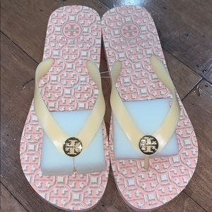 Tory Burch Logo Lattice Flip Flop in mineral